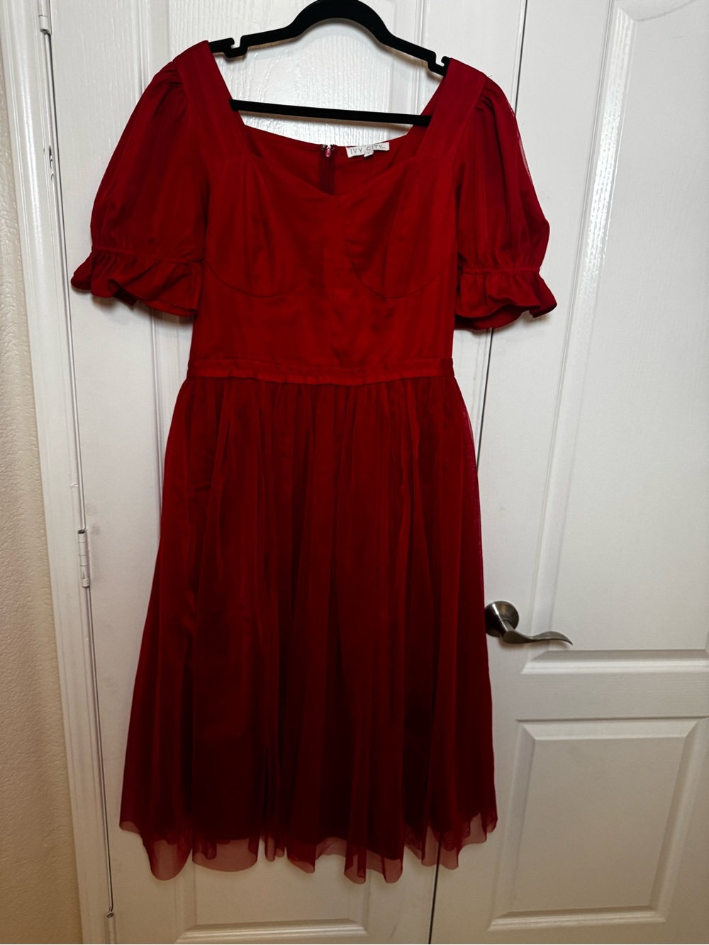 ‼️SALE Ivy City Co Red Ballerina Tulle Midi Dress Puff Sleeve  Neckline Formal - Picture 3 of 9